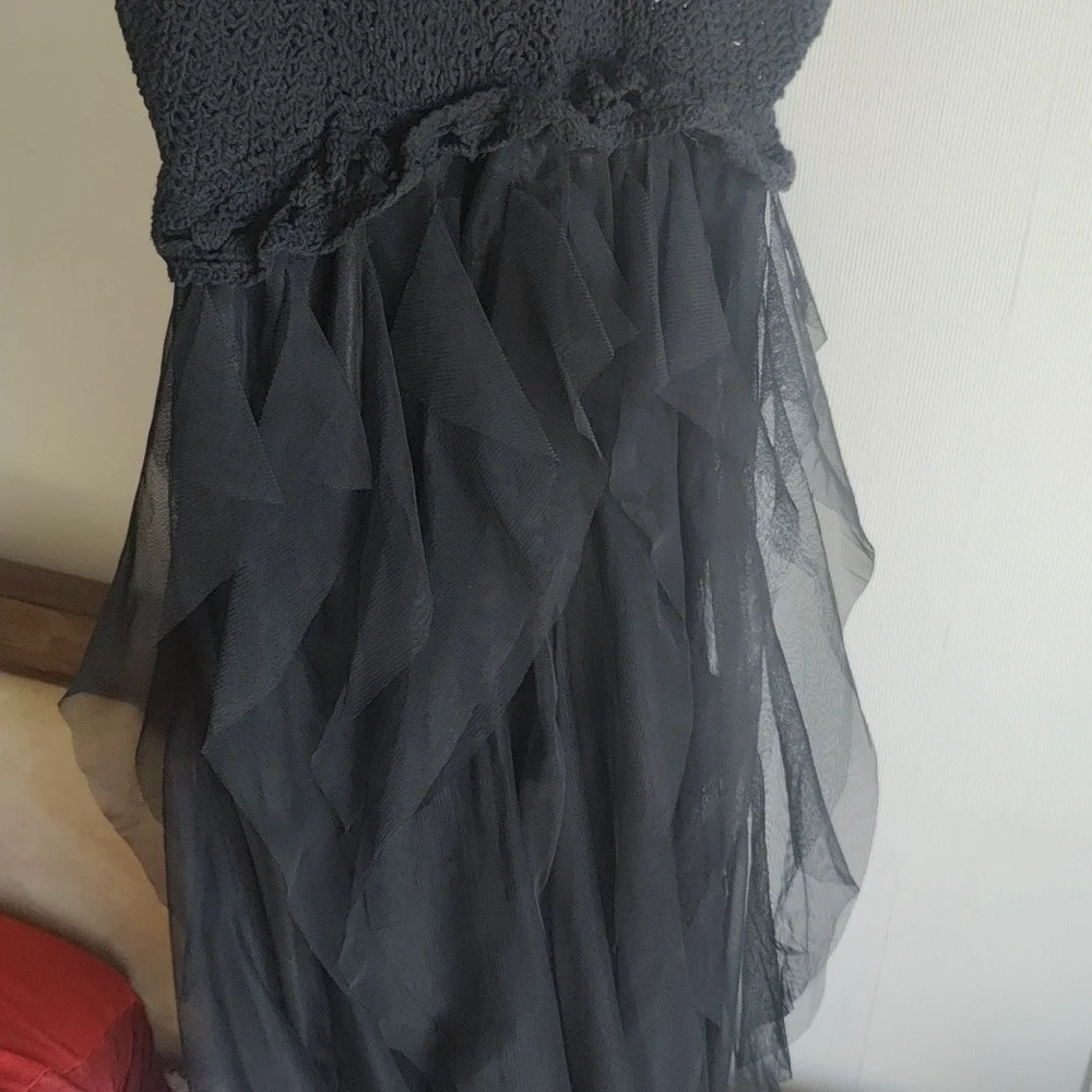 Black mid length party dress - Picture 3 of 4